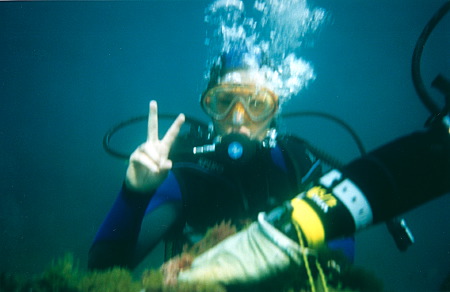 Ce signe ne fait pas partie de ceux couramment utilisés sous l'eau :-)  Photo Sous-marine Iles Médes - L'estartit - Espagne